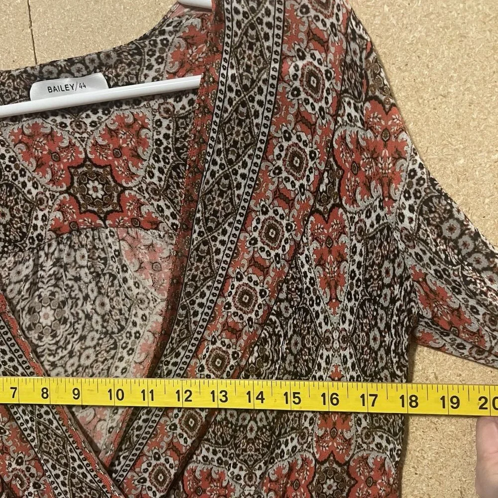 Bailey 44 Women's Top Paisley Size Small Hi/Low V Neck Boho Bohemia Casual - Picture 5 of 8